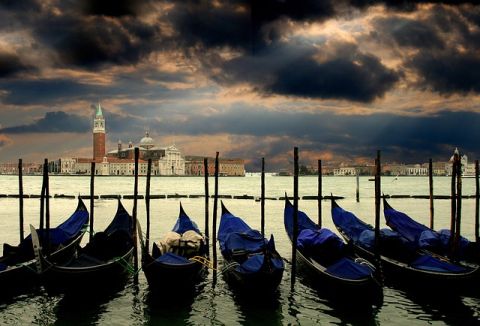 Venice gondolák olasz szenvedő szerkezet