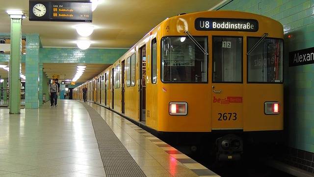bűnös német főnevek Berlin metró