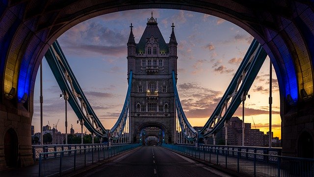 Tower Bridge London angol nyelvről